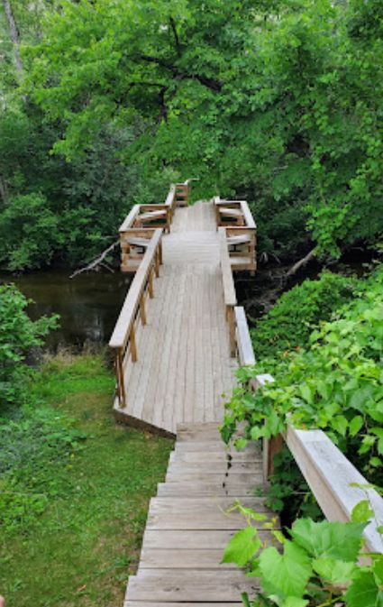 Baldwin Creek Lodge (Baldwin Creek Motel) - From Web Listing (newer photo)